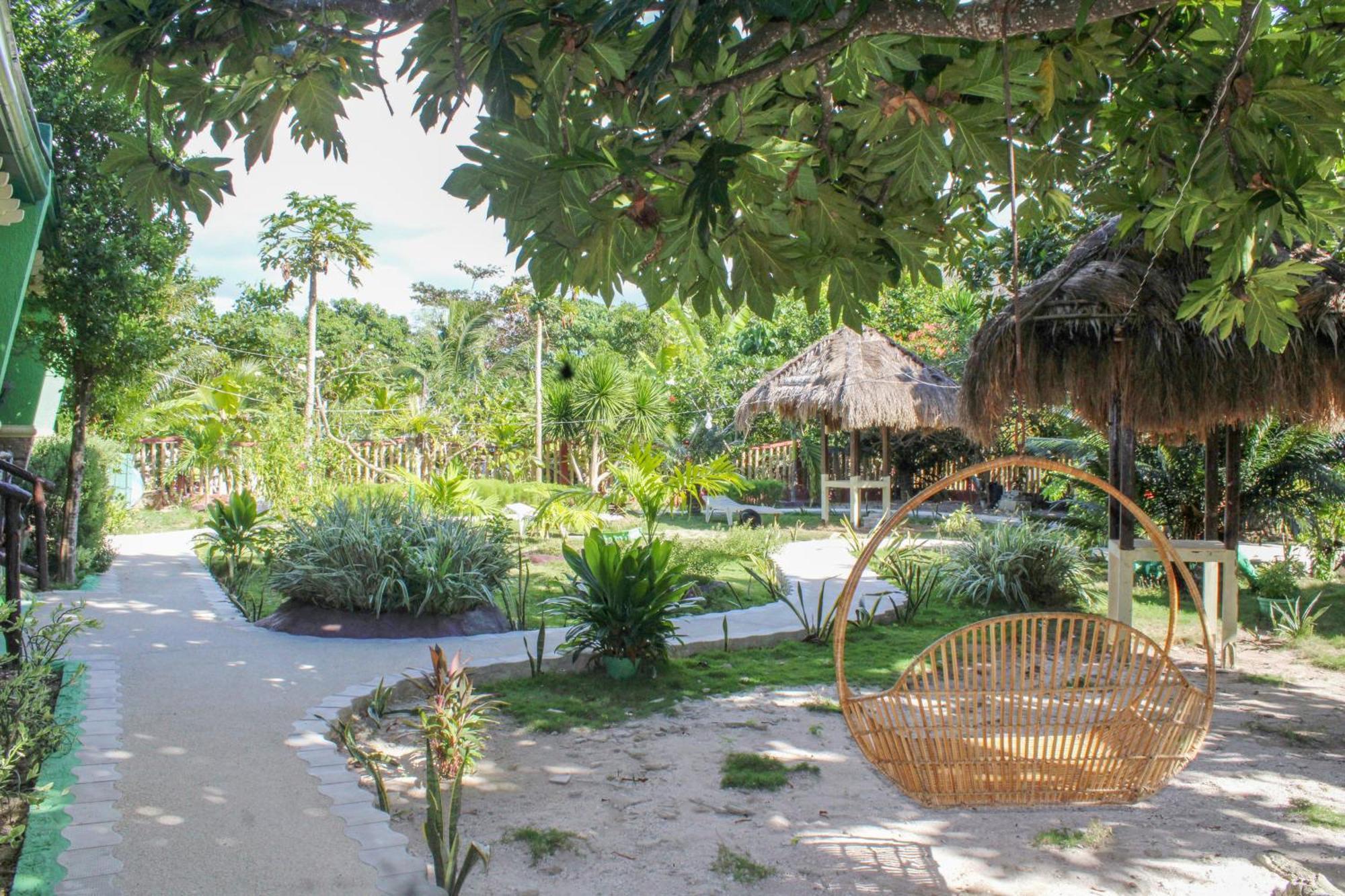 Moonlight Resort Pulau Malapascua Bagian luar foto