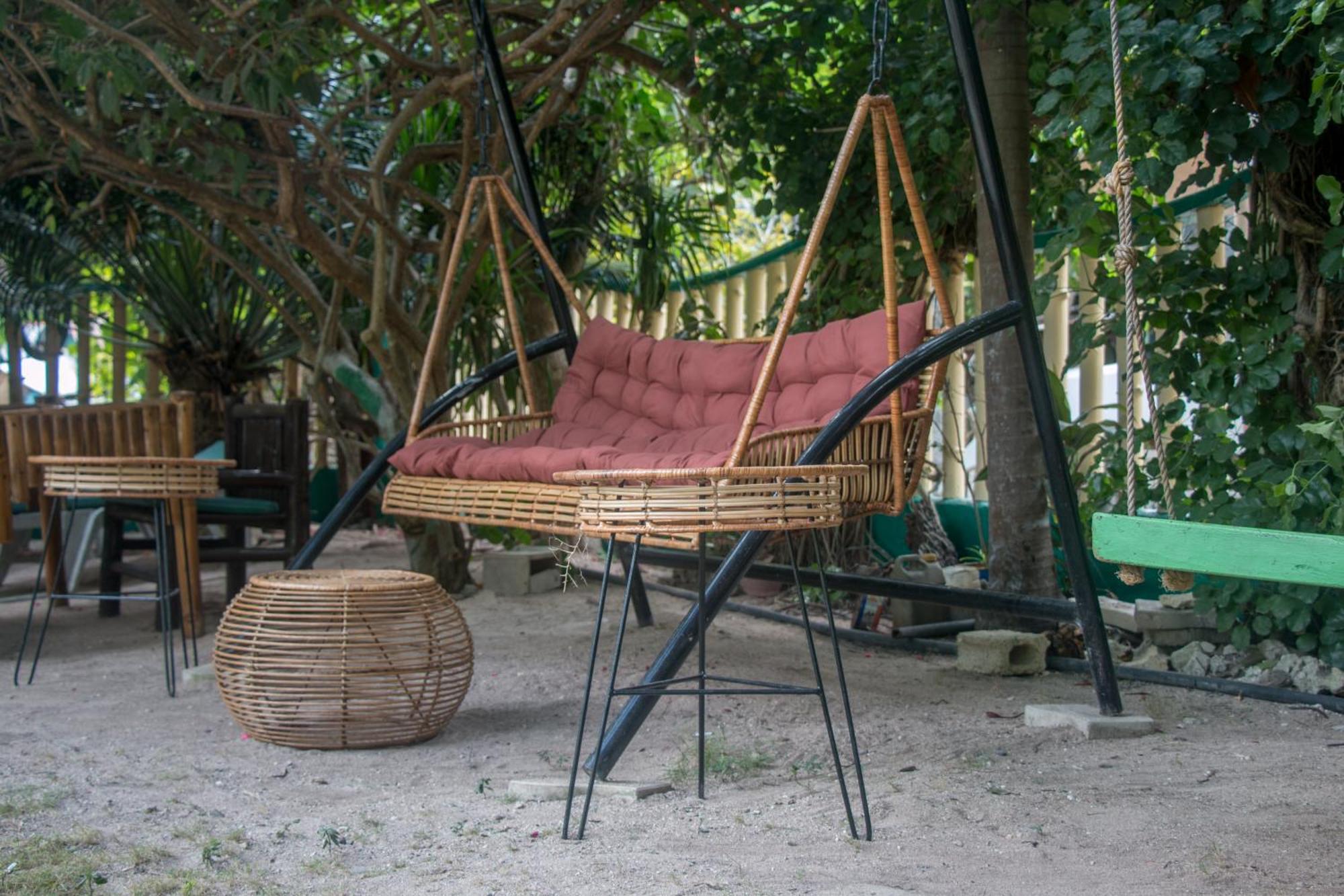 Moonlight Resort Pulau Malapascua Bagian luar foto