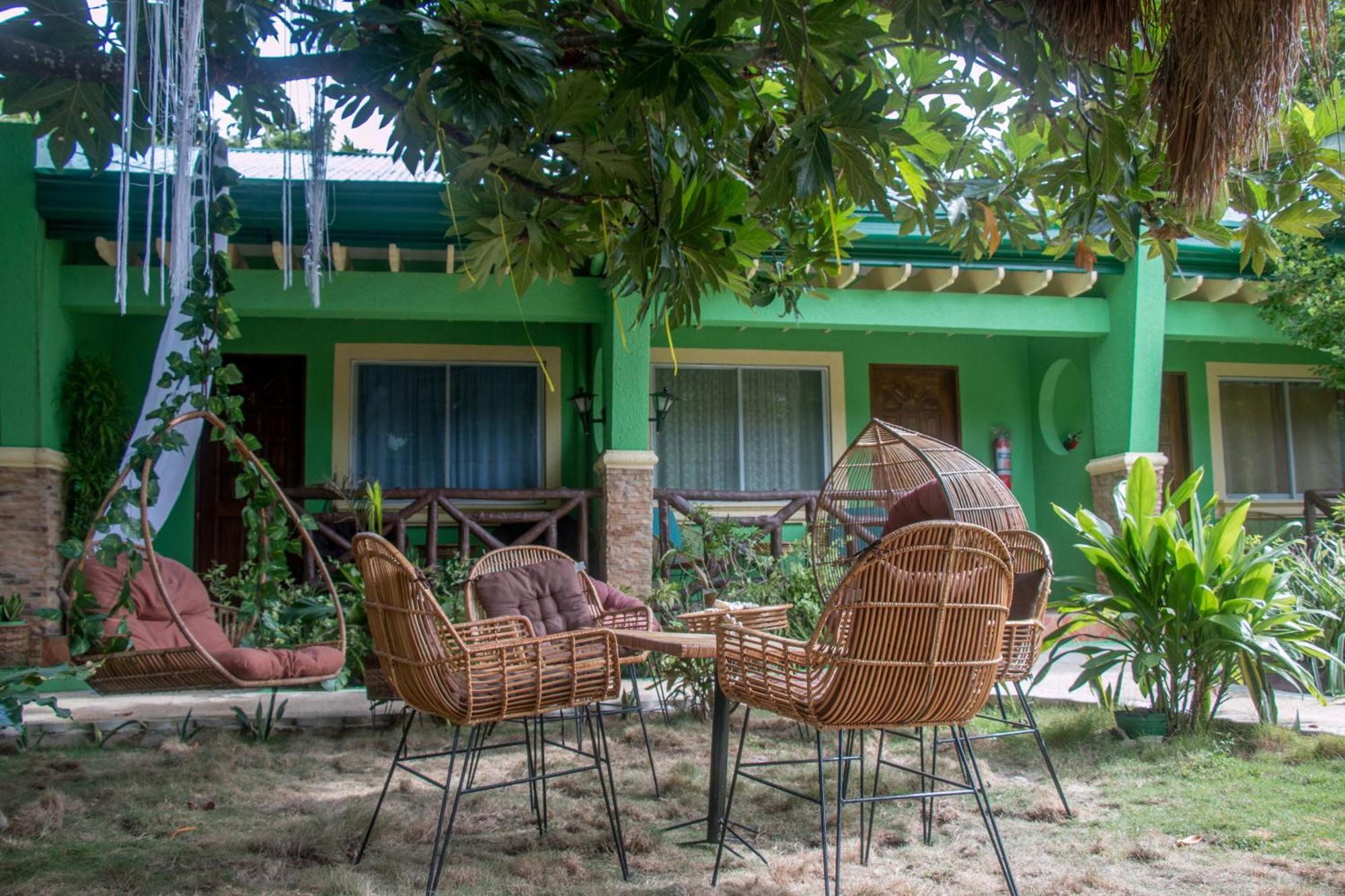 Moonlight Resort Pulau Malapascua Bagian luar foto