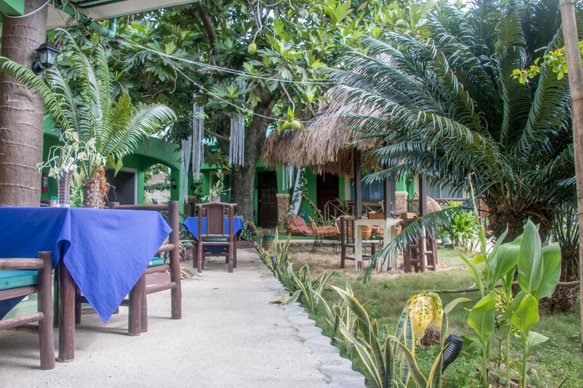 Moonlight Resort Pulau Malapascua Bagian luar foto