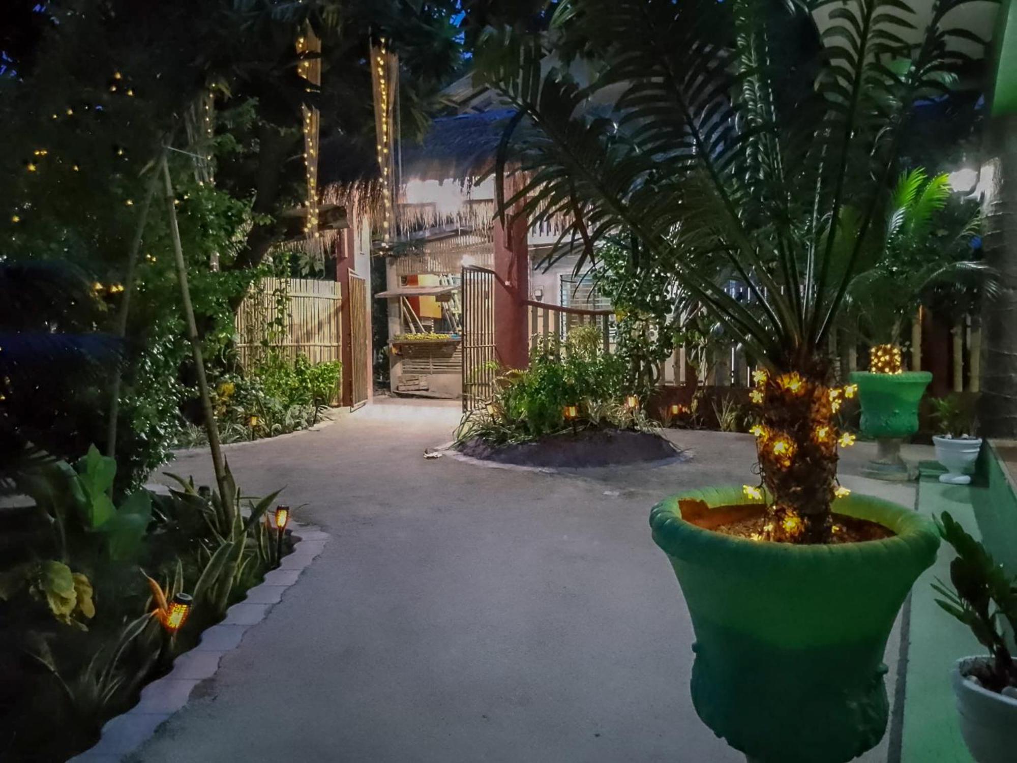 Moonlight Resort Pulau Malapascua Bagian luar foto