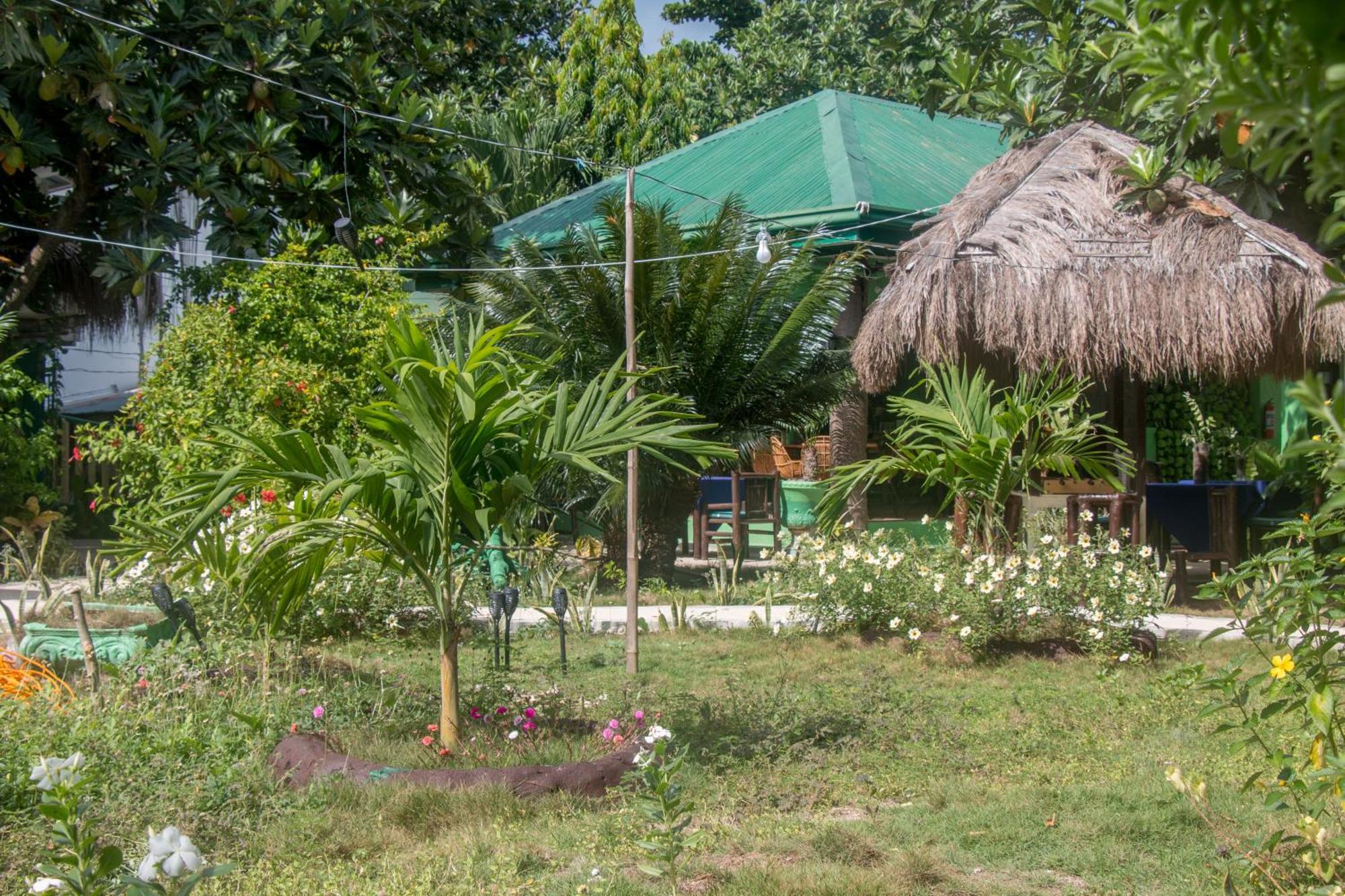 Moonlight Resort Pulau Malapascua Bagian luar foto