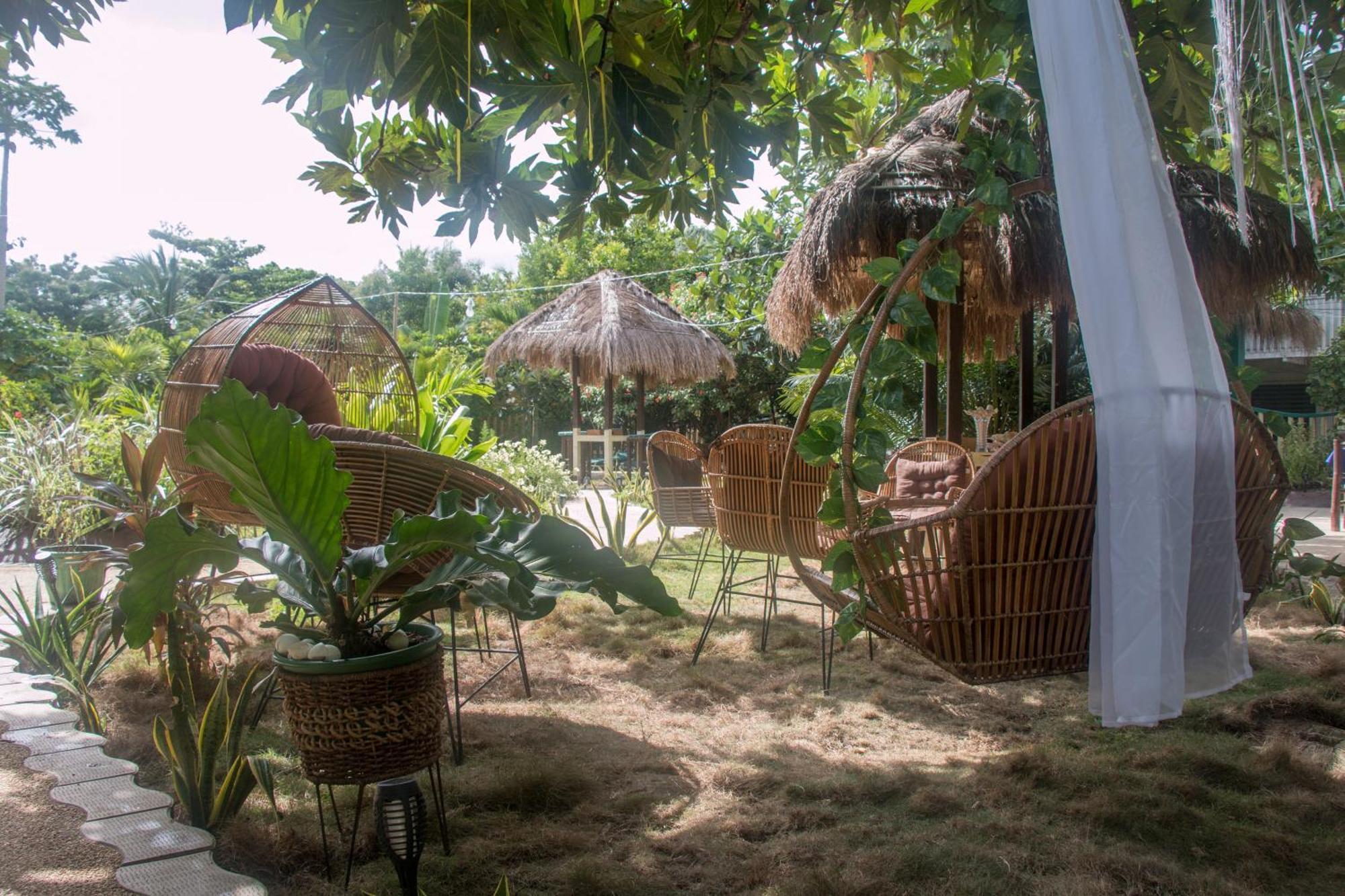 Moonlight Resort Pulau Malapascua Bagian luar foto