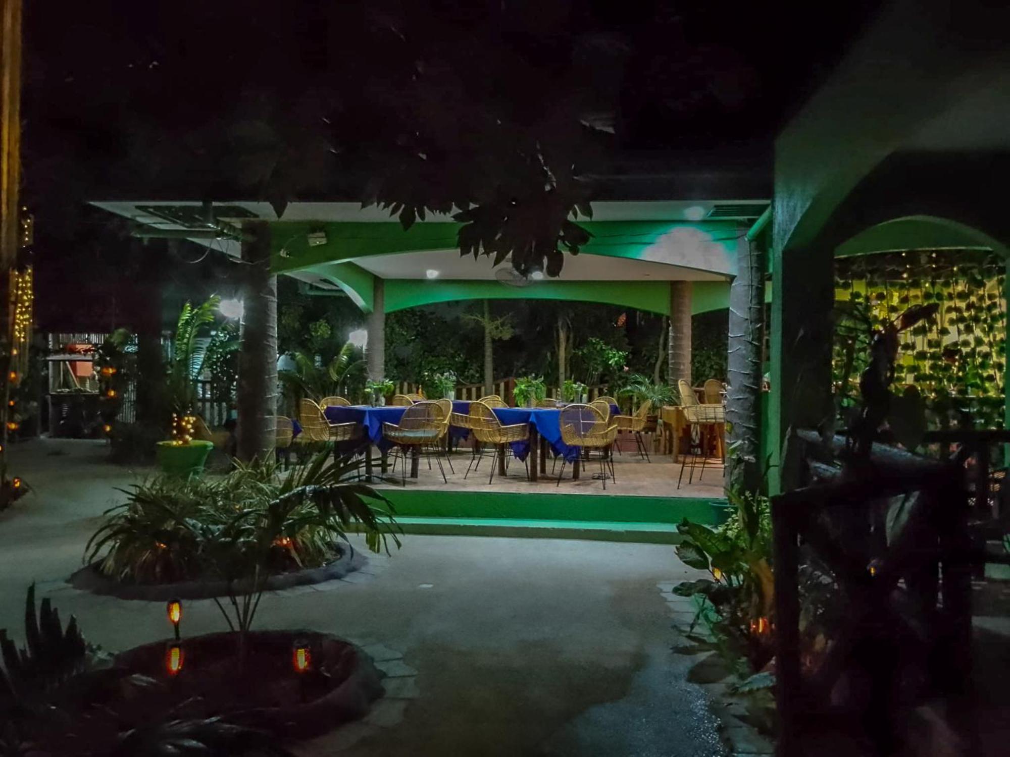Moonlight Resort Pulau Malapascua Bagian luar foto