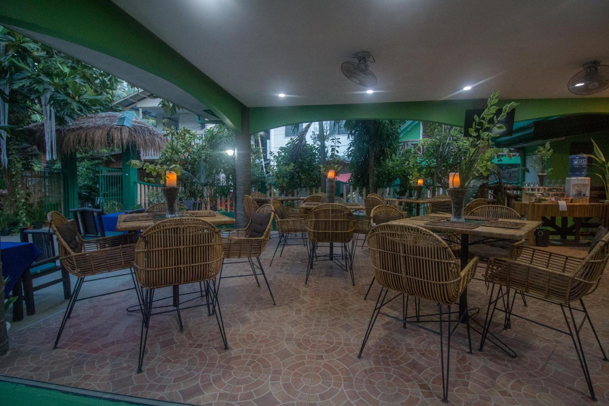 Moonlight Resort Pulau Malapascua Bagian luar foto