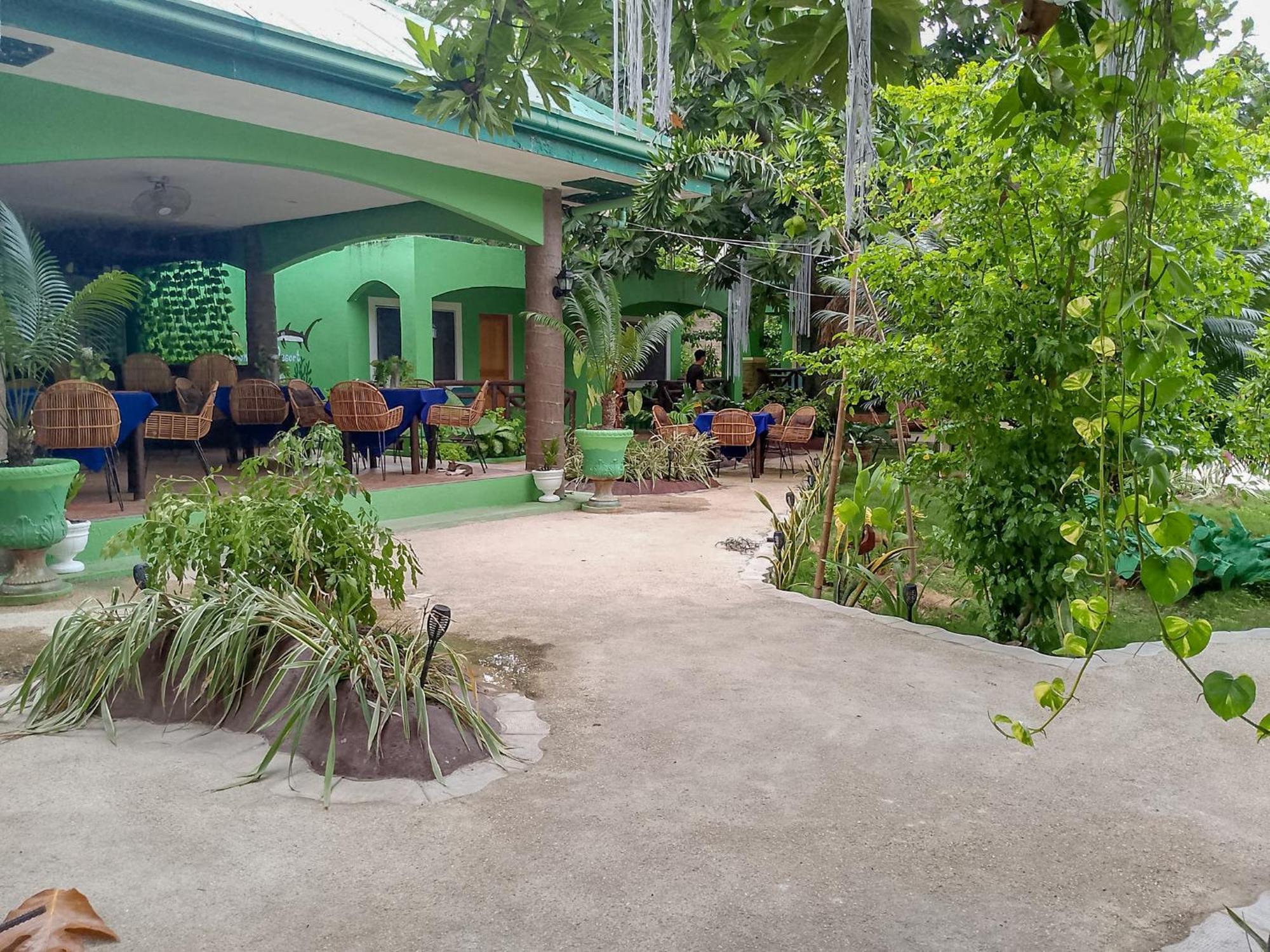 Moonlight Resort Pulau Malapascua Bagian luar foto