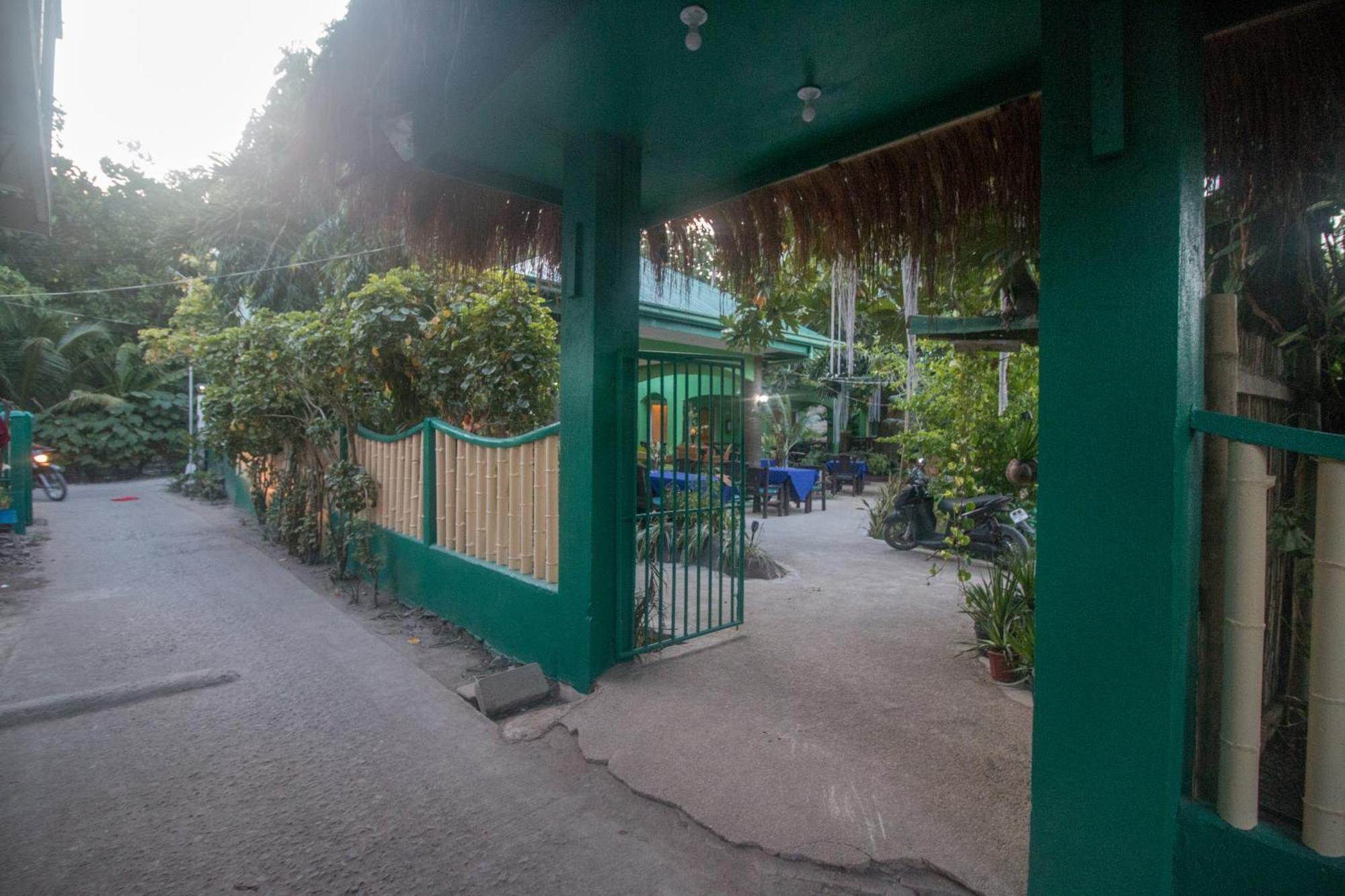 Moonlight Resort Pulau Malapascua Bagian luar foto
