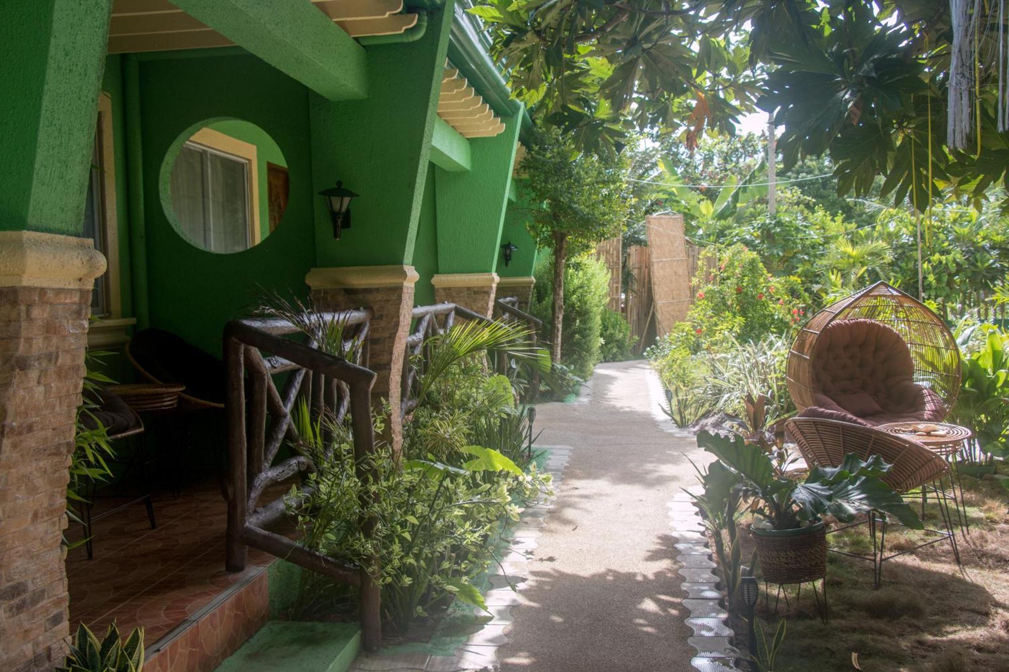Moonlight Resort Pulau Malapascua Bagian luar foto