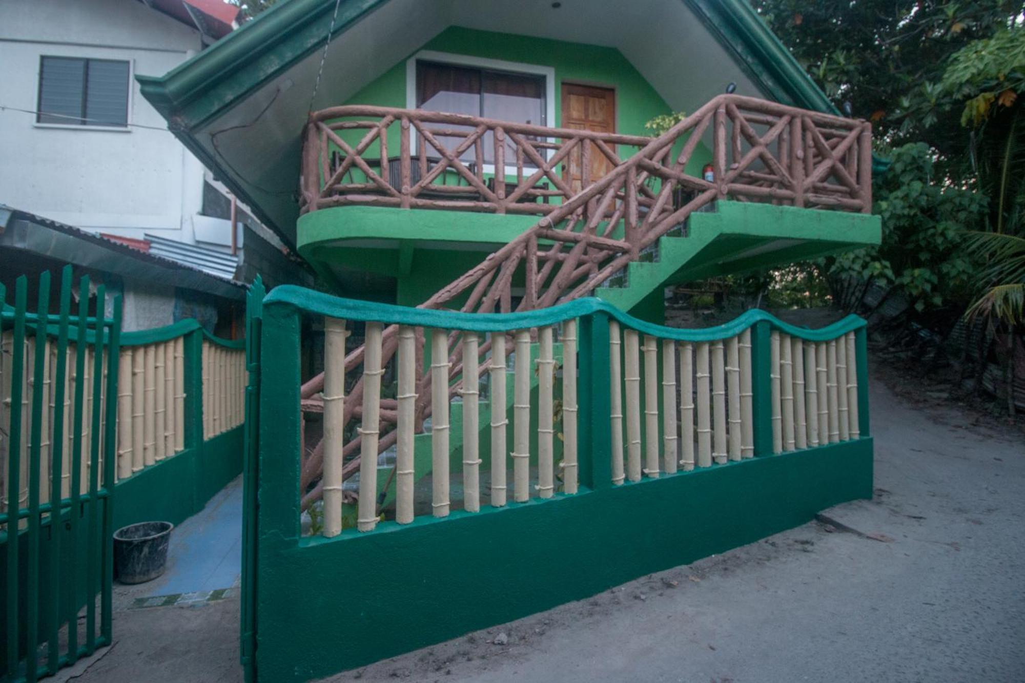 Moonlight Resort Pulau Malapascua Bagian luar foto