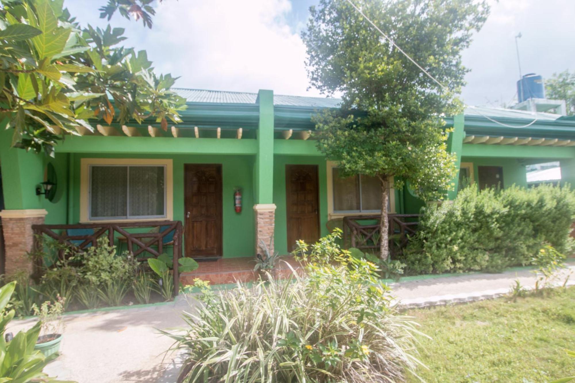 Moonlight Resort Pulau Malapascua Bagian luar foto