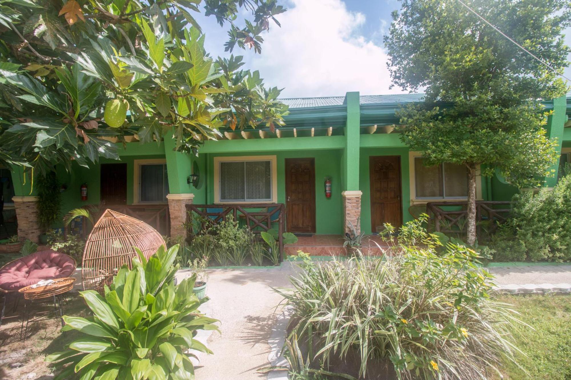 Moonlight Resort Pulau Malapascua Bagian luar foto
